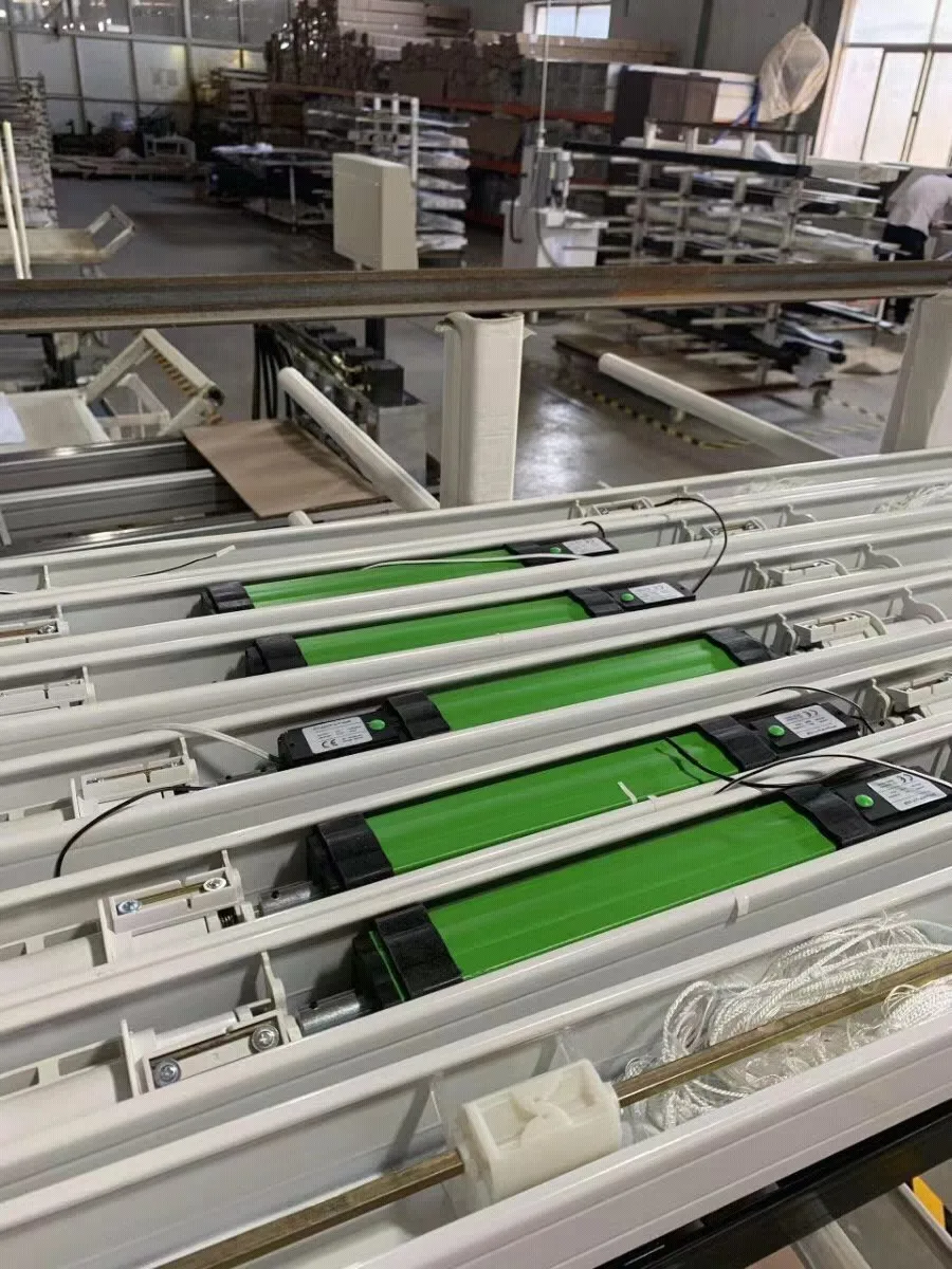 A-OK Electric Wooden Venetian Blinds Motor for Skylight Windows Horizontal Built-In - Image 3