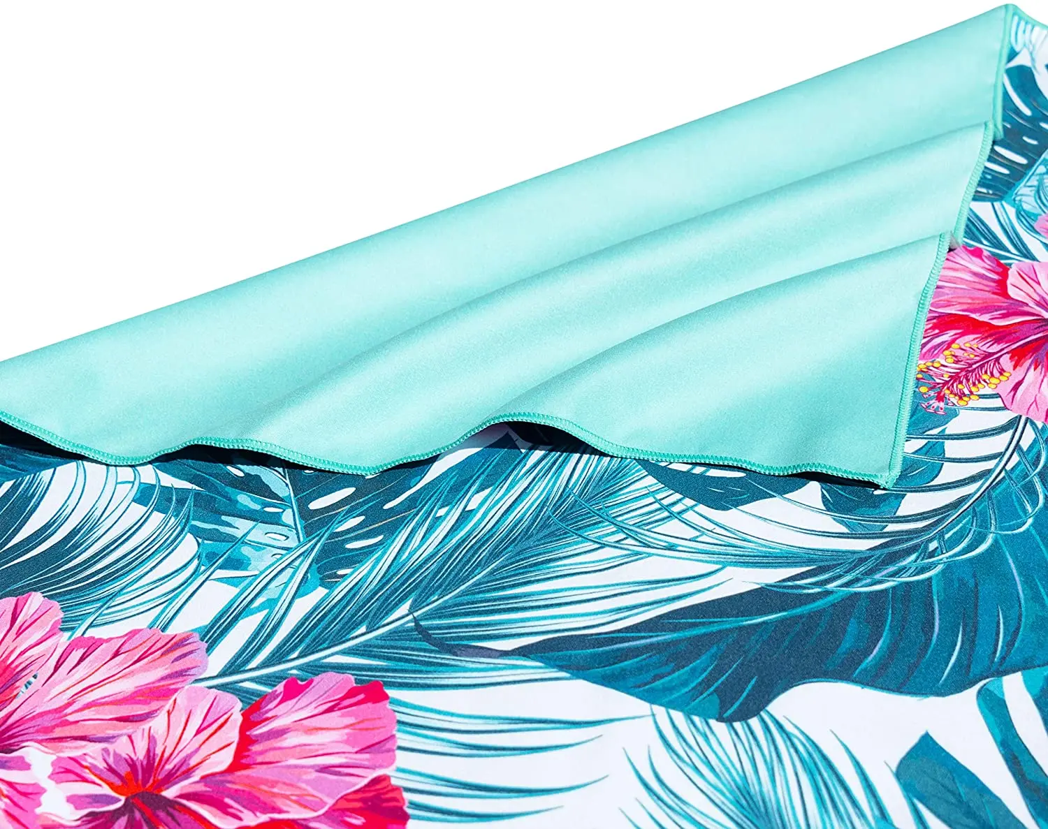 Custom Compressed Woven Microfiber Square Beach Towel Quick Dry Double Sided Printed Sports Pattern Light Weight Water