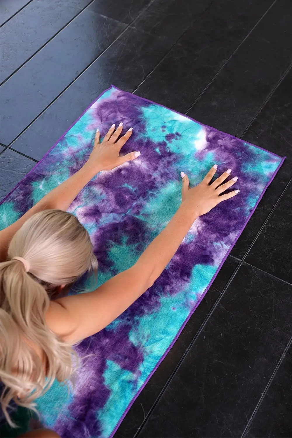 Custom Printed Microfiber Yoga Towel Non-Slip Sweat Absorbing with Corner Pockets - Image 3