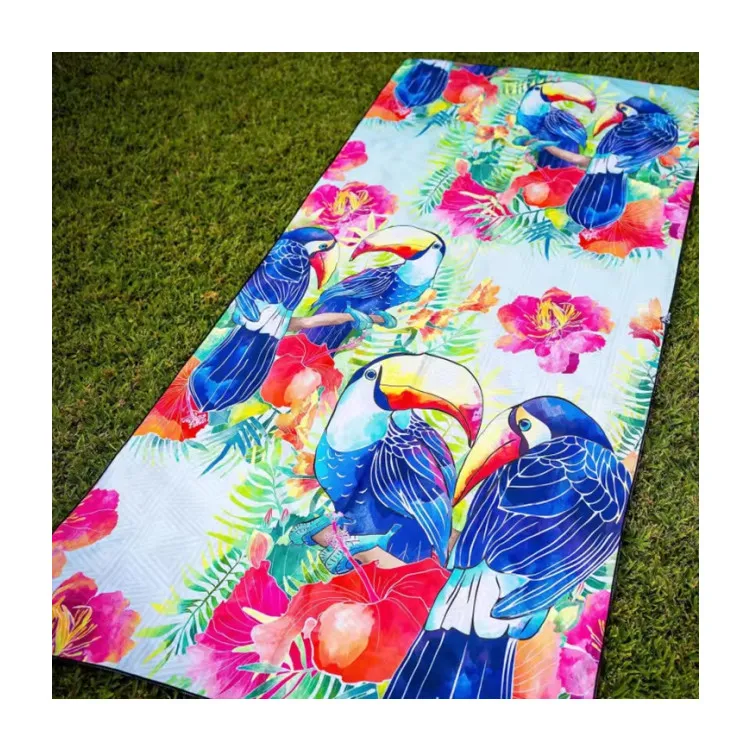 Customizable Microfiber Beach Towel Quick Dry Antimicrobial Colorful Summer