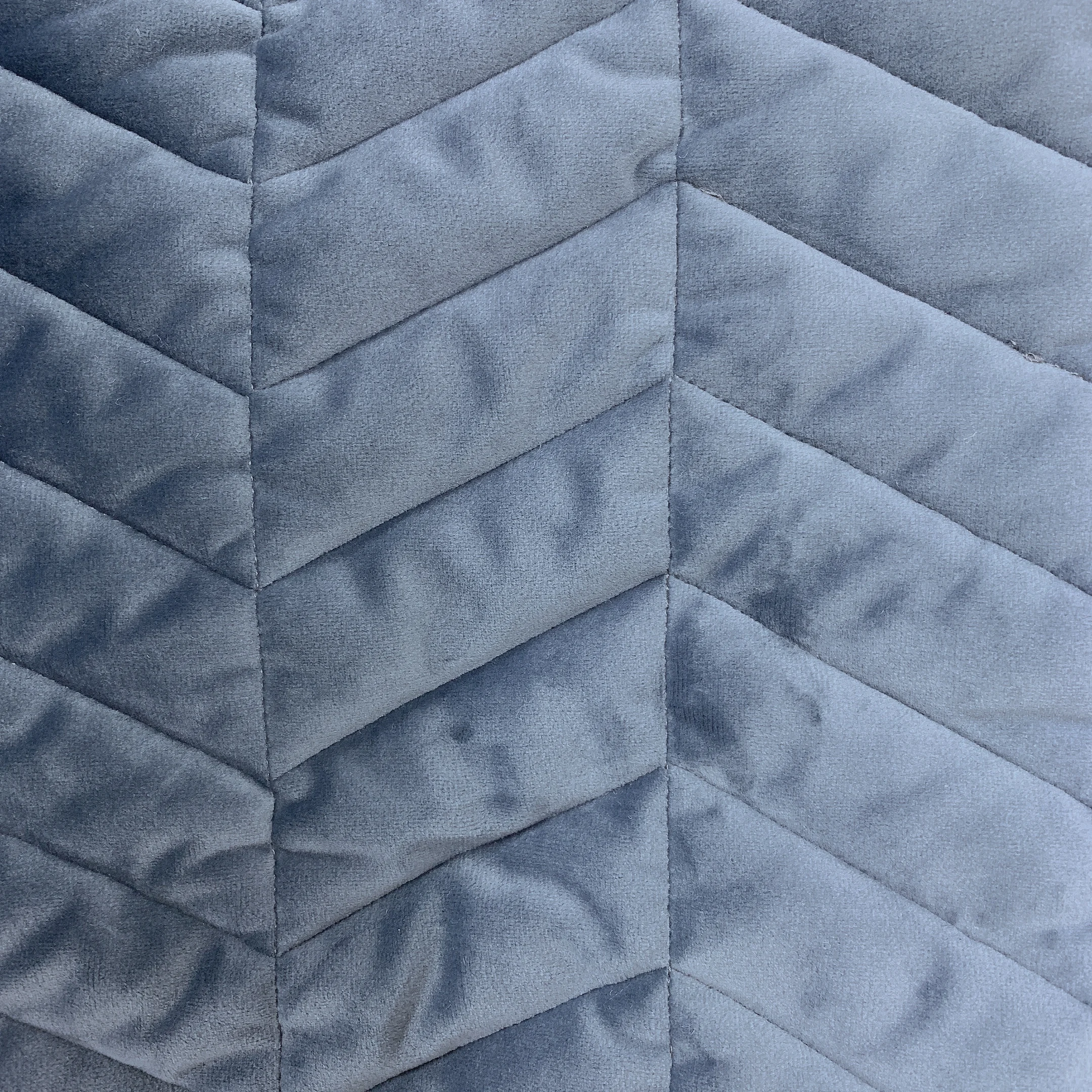 Customized Double Side Diamond Quilting Woven Polyester Fabric for Garment - Image 2