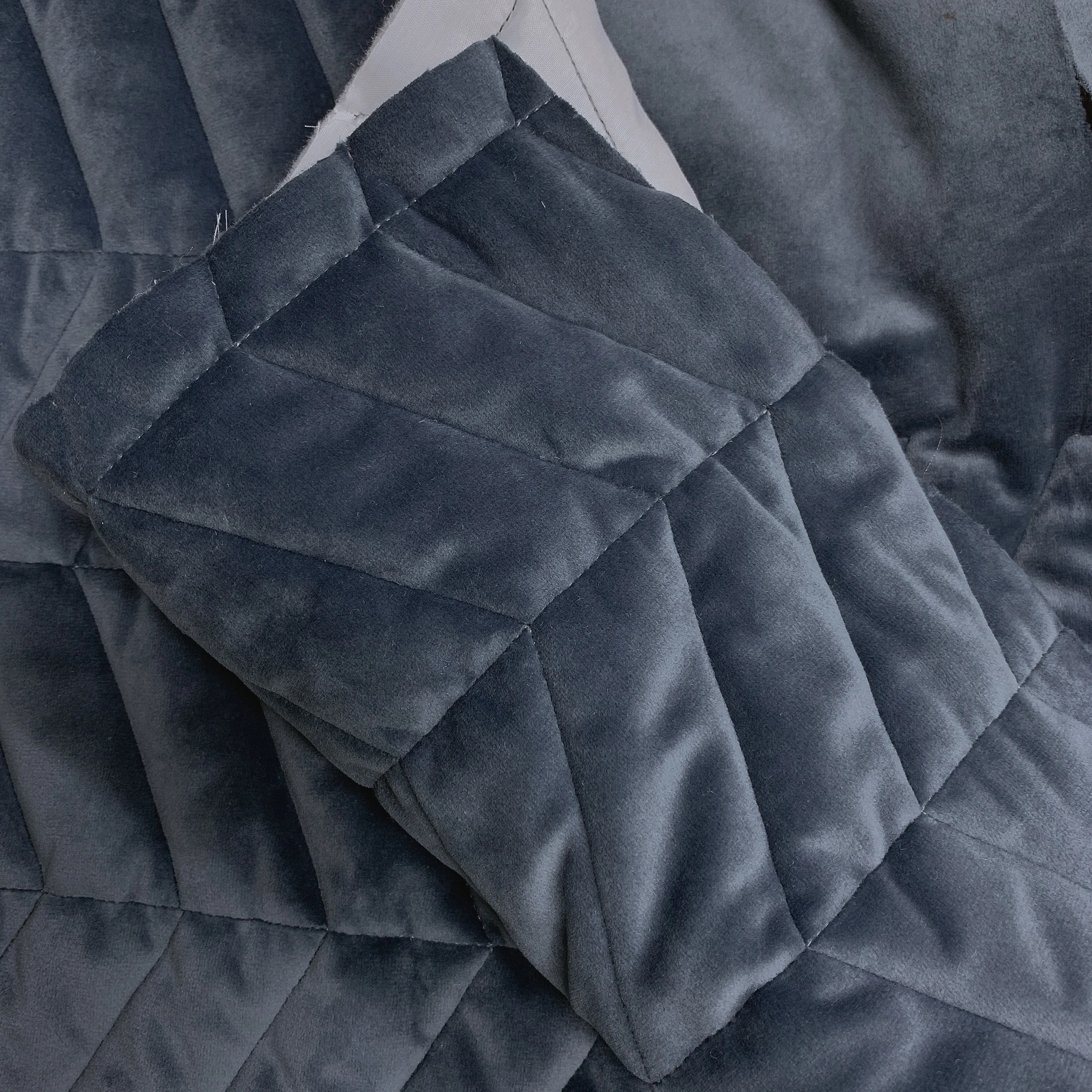 Customized Double Side Diamond Quilting Woven Polyester Fabric for Garment - Image 6
