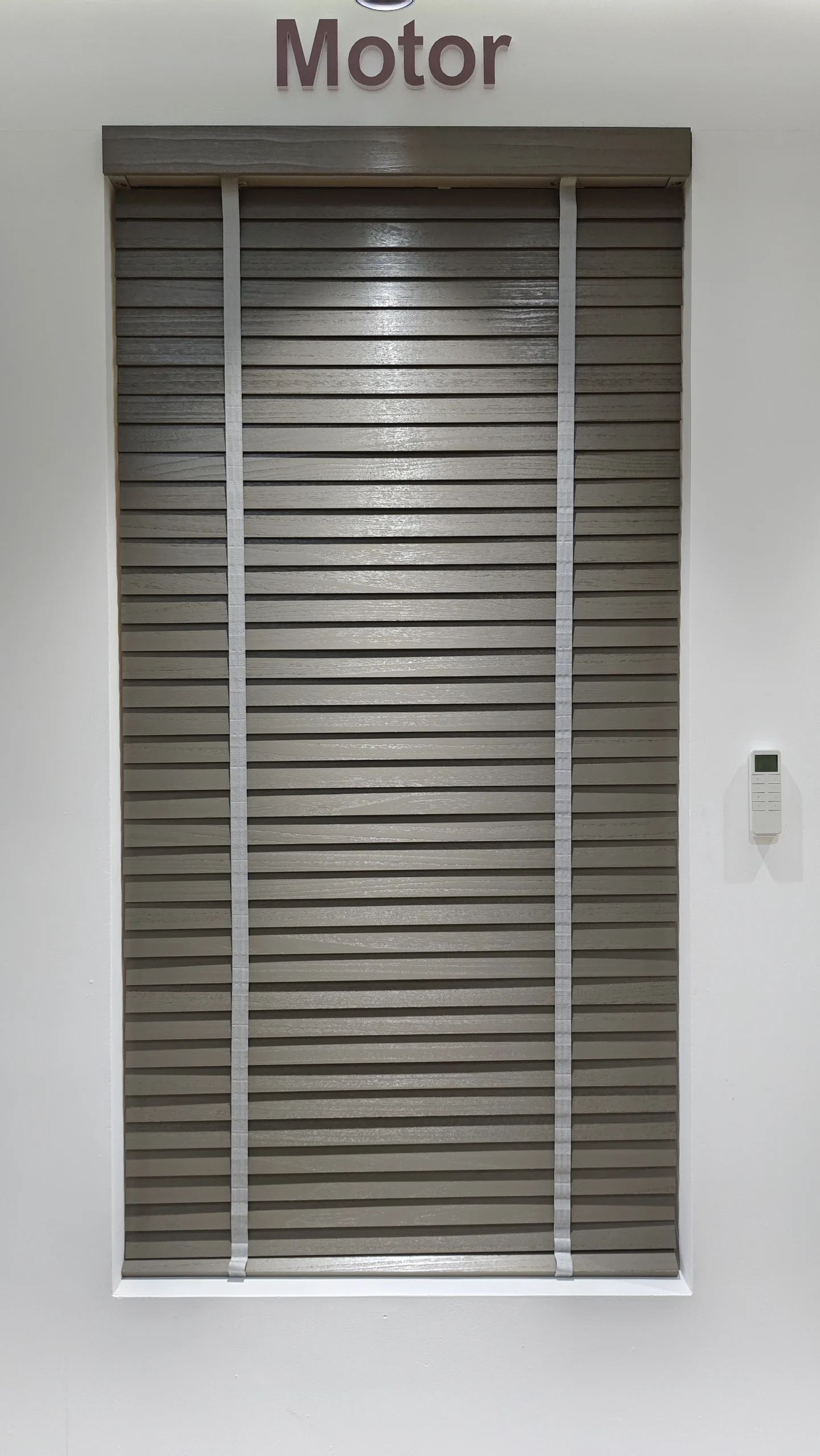 Electric Venetian Blinds Paulownia Wood Built-In Motor for Skylights Horizontal Plain - Image 3