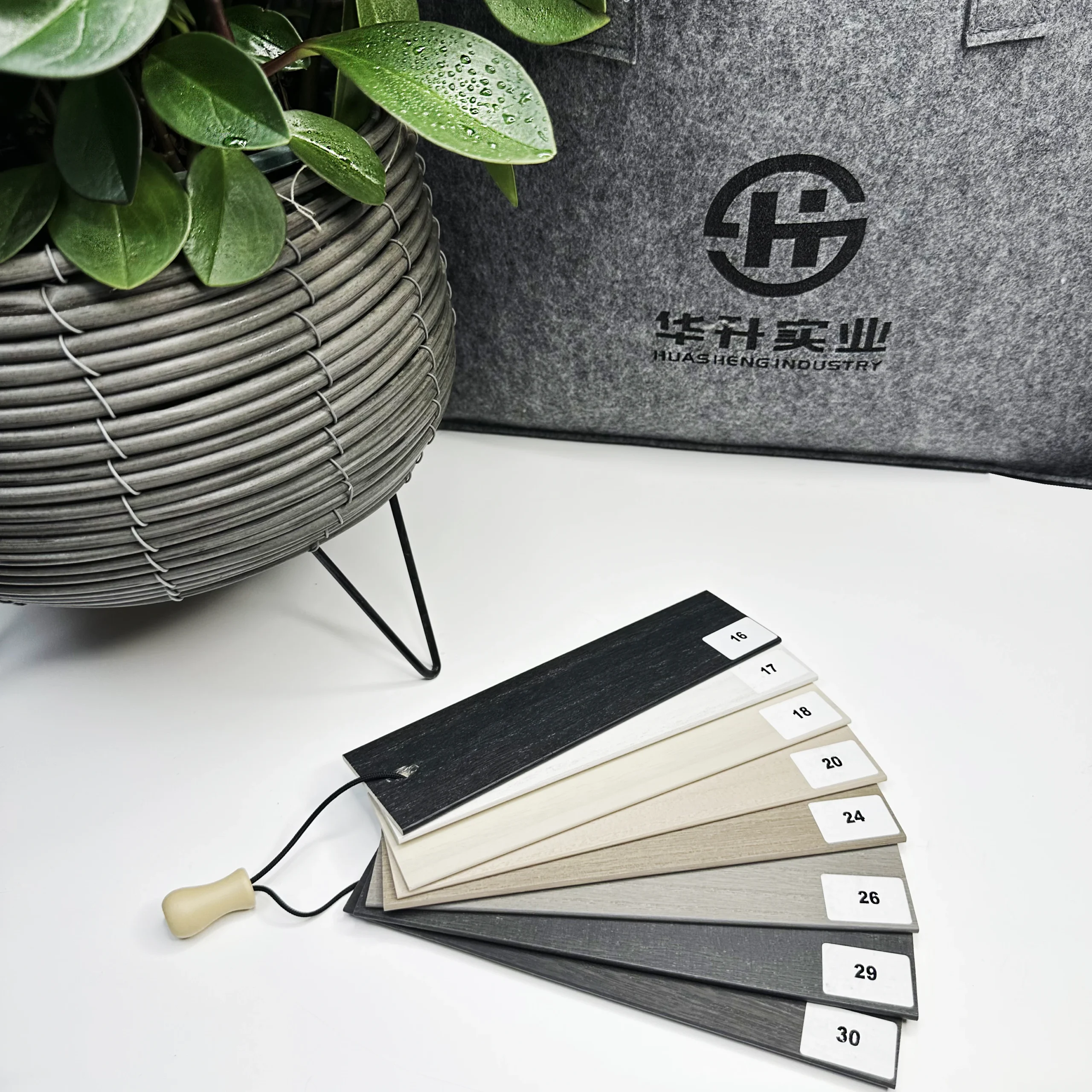 Huasheng 2025 Matte Wooden Blinds Easy-Install Built-In Horizontal Plain for Offices Hotels - Image 5