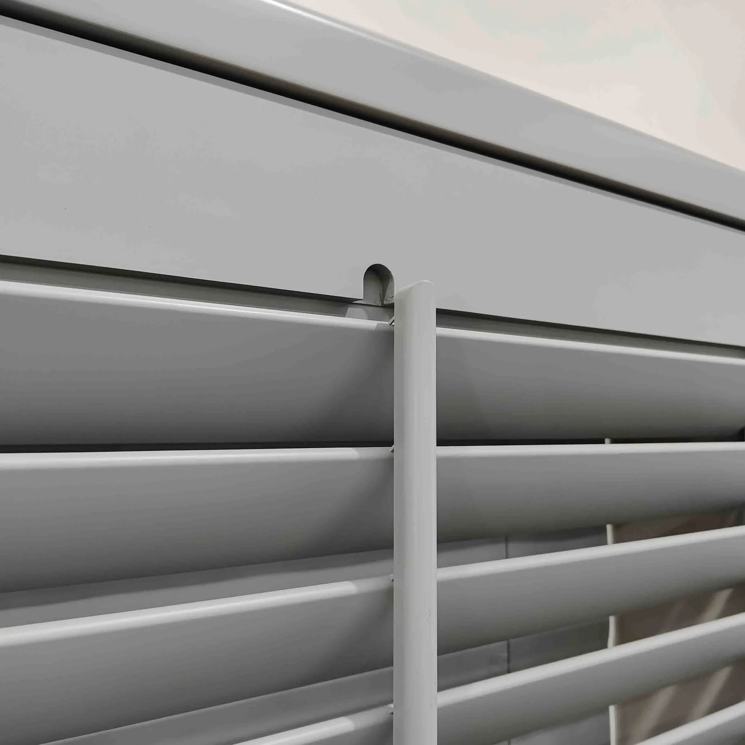 Modern Basswood Window Shutter Middle Rod Design Hotel Supplier - Image 3