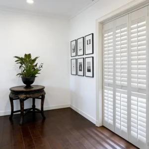 Paulownia Wood Plantation Shutters UV Blocking Custom Interior Window Shutters
