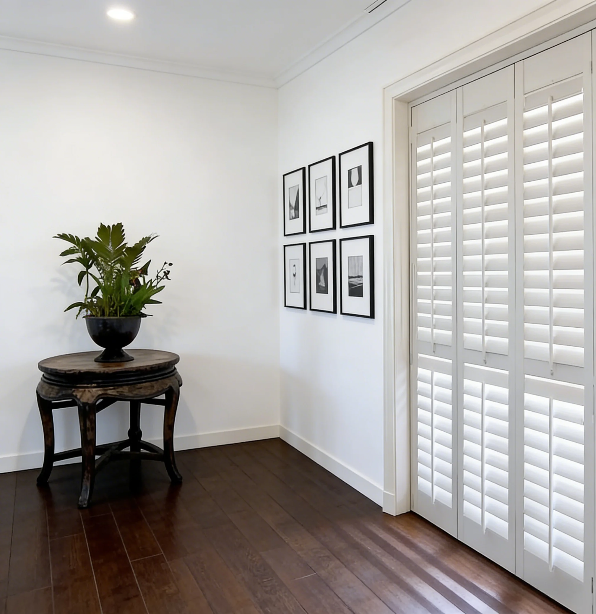 Paulownia Wood Plantation Shutters UV Blocking Custom Interior Window Shutters