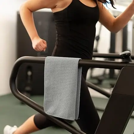 Premium Microfiber Sports Towel Quick Dry Ultra Absorbent Lightweight Gym - Image 2