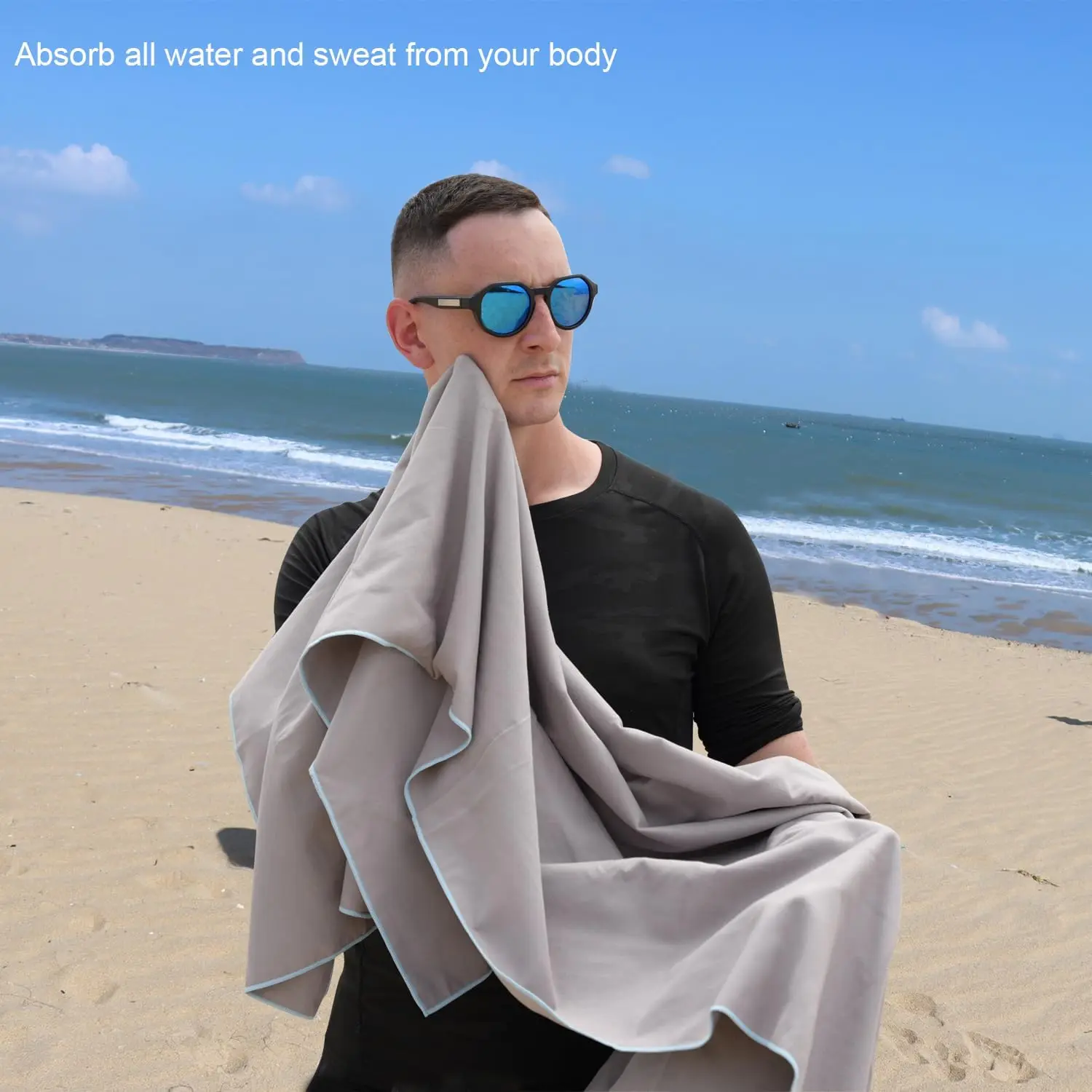 Soft Microfiber Fitness Towel with Zipper Pocket Quick Dry Sand-Free for Swim - Image 4