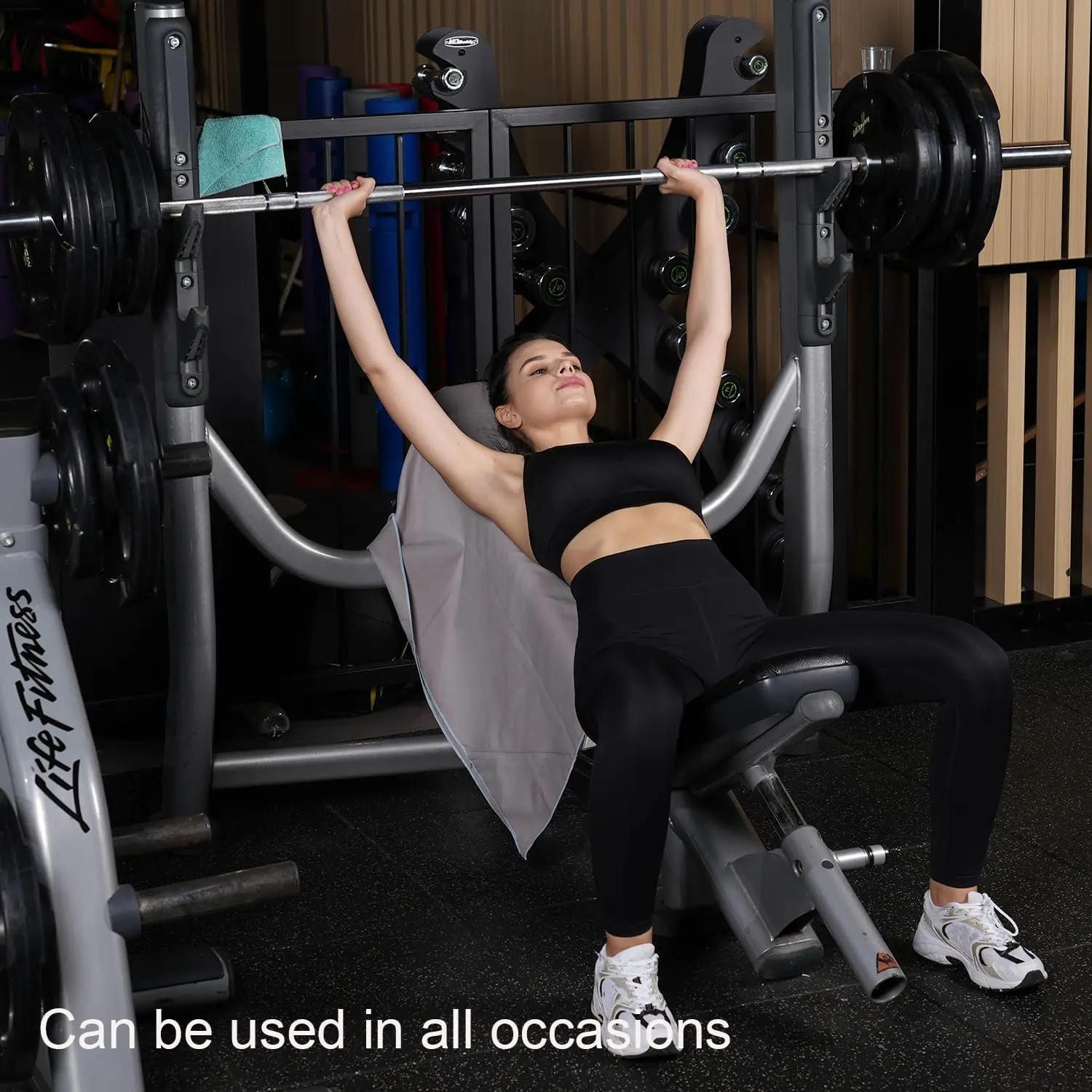 Soft Microfiber Fitness Towel with Zipper Pocket Quick Dry Sand-Free for Swim - Image 5