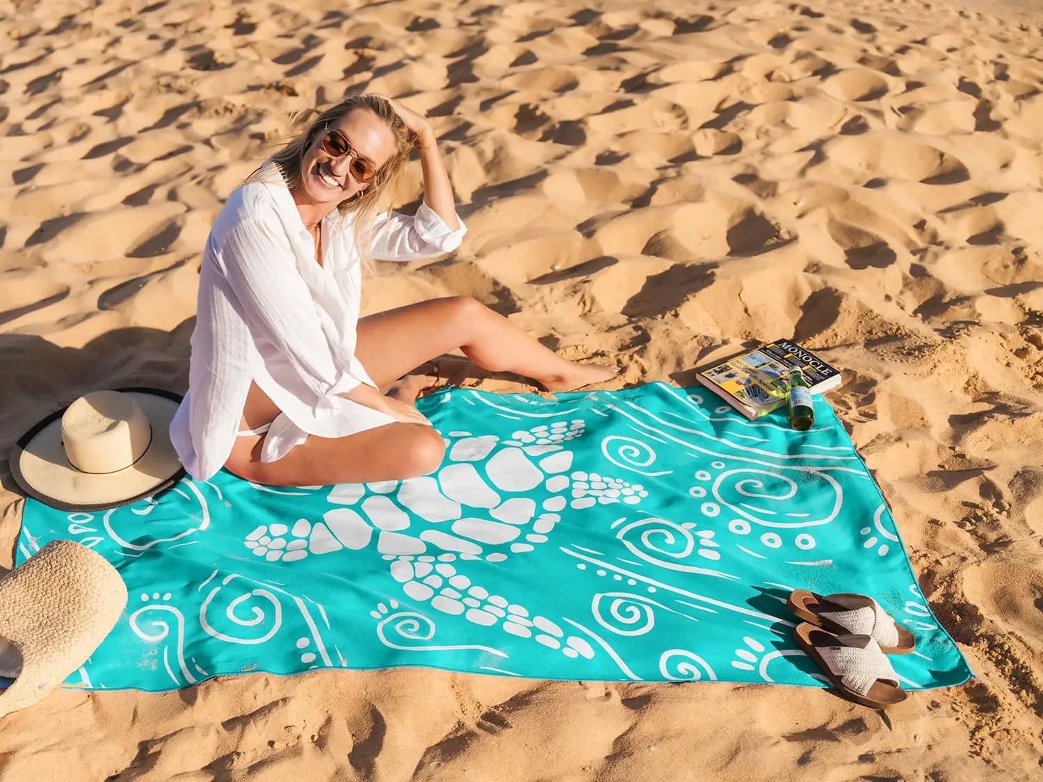 Two Sided Microfiber Beach Towel Quick Dry Sand Free Suede with Mesh Bag - Image 3